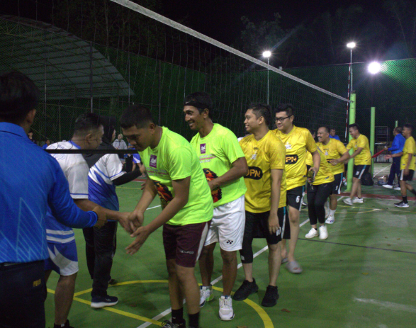 tawa-dan-semangat-warnai-laga-voli-persahabatan