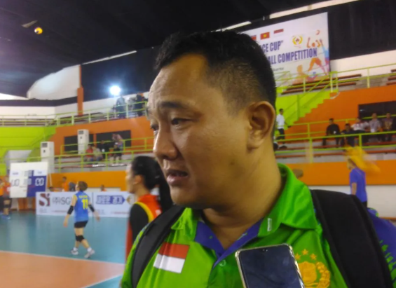 cerita-pelatih-voli-di-balik-sukses-tim-kampus-nasional