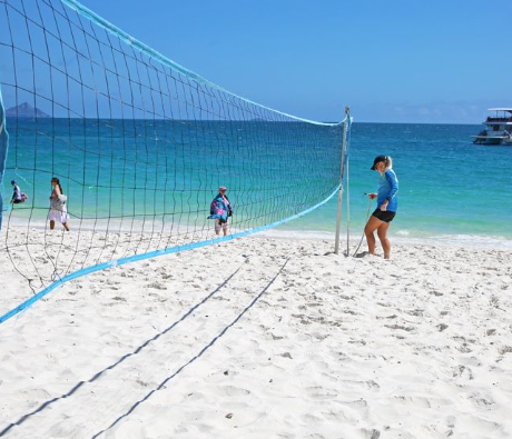 lapangan-voli-pantai-dengan-pemandangan-terindah