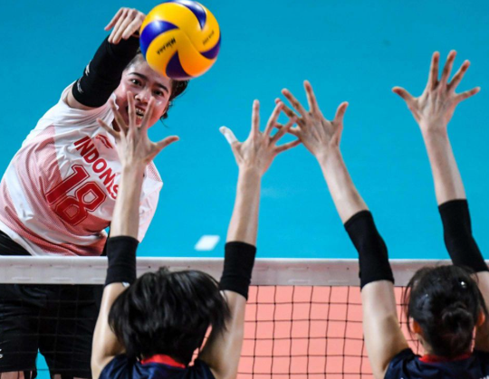 ketika-smash-voli-membuat-satu-lapangan-terpukau