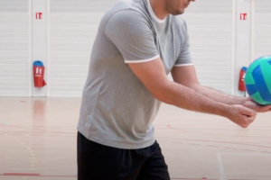 Teknik Servis Bola Volley Dan Cara Melakukan Pukulan Mematikan